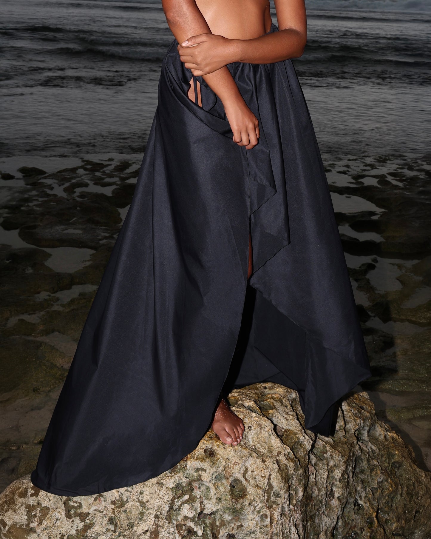 SUIT LYCRA TOP WITH SMALL METAL HOOK DECOR AND GATHERING SKIRT BLACK