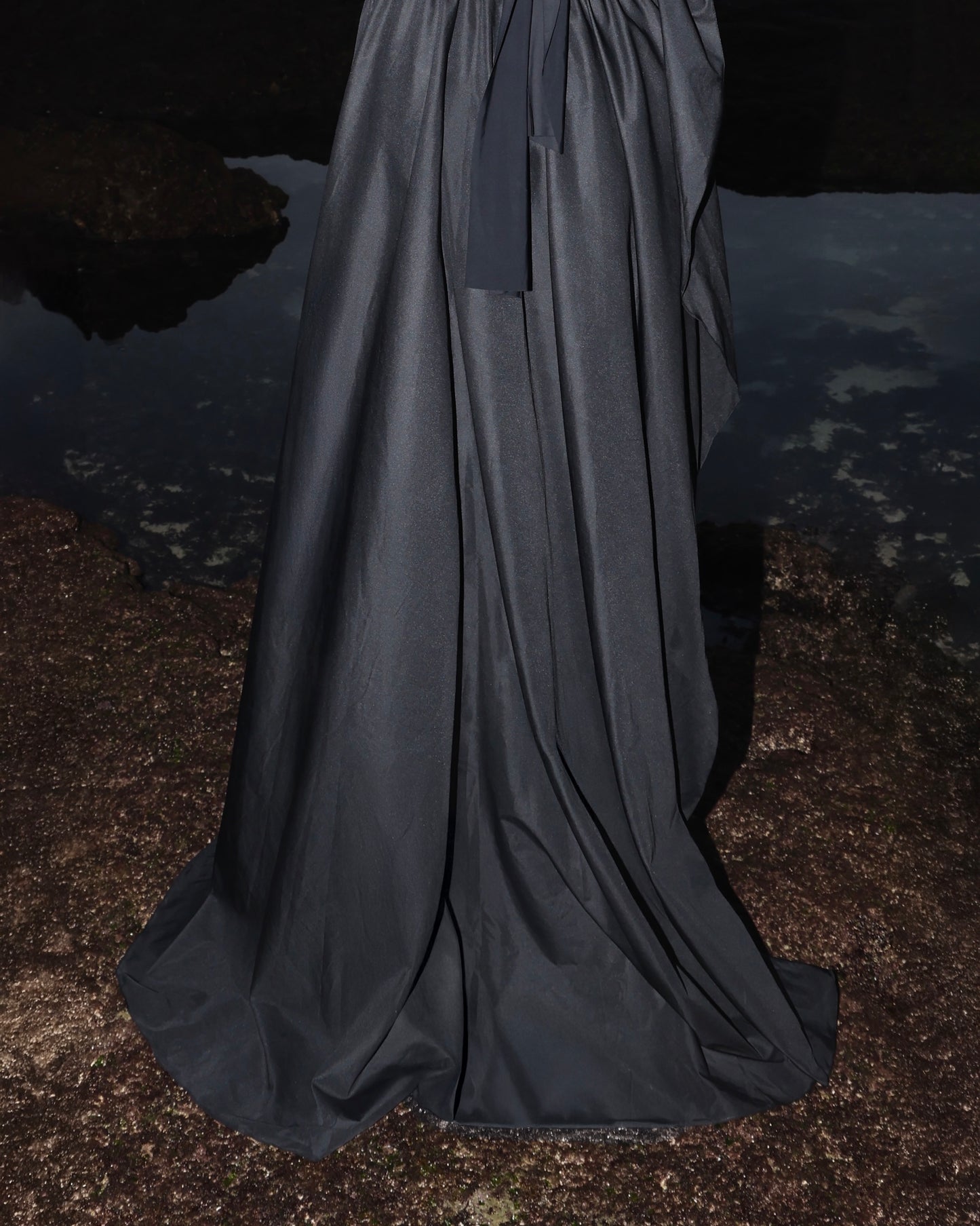 SUIT LYCRA TOP WITH SMALL METAL HOOK DECOR AND GATHERING SKIRT BLACK