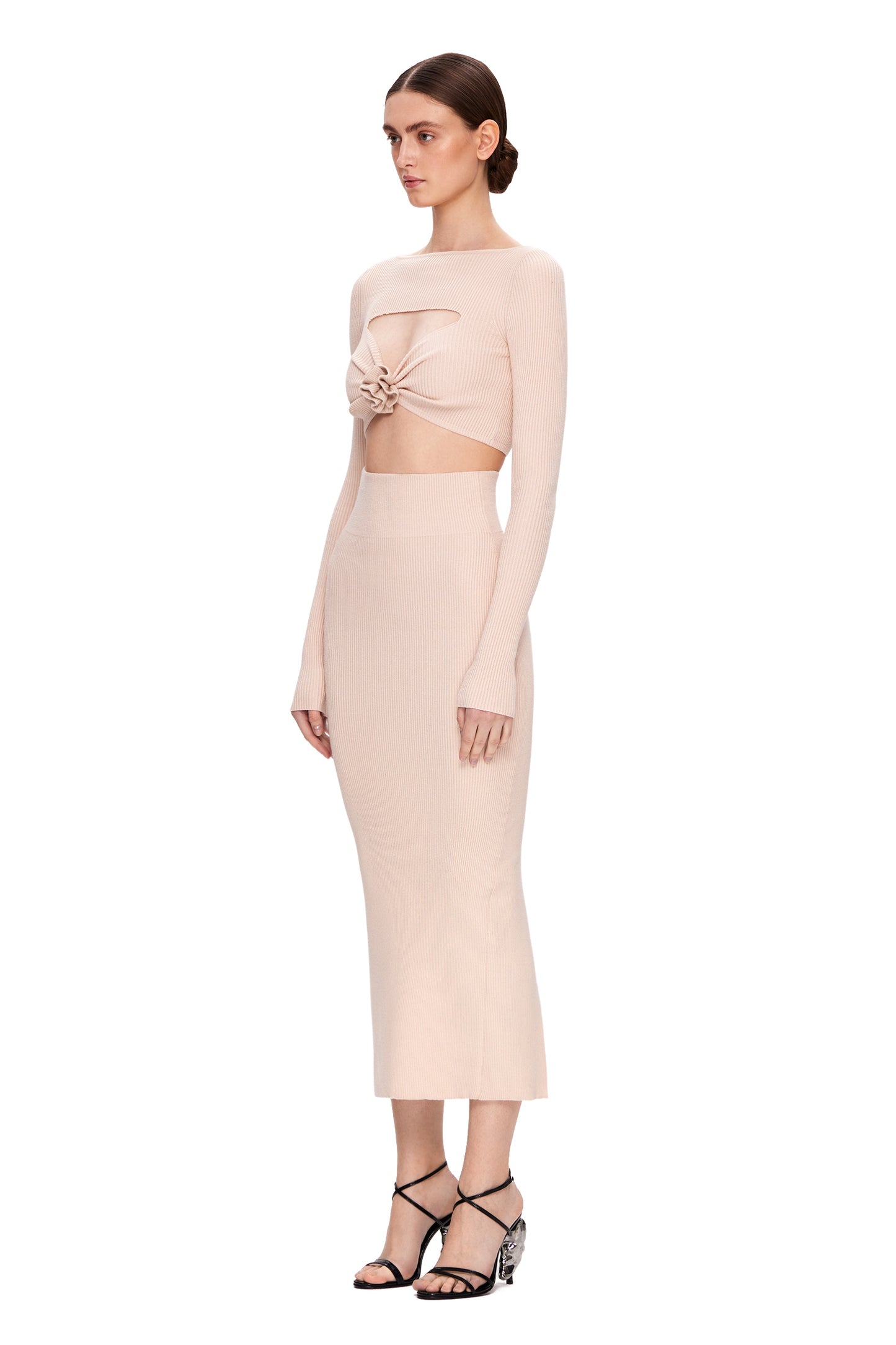 KNIT TOP WITH A SLIT ON THE CHEST