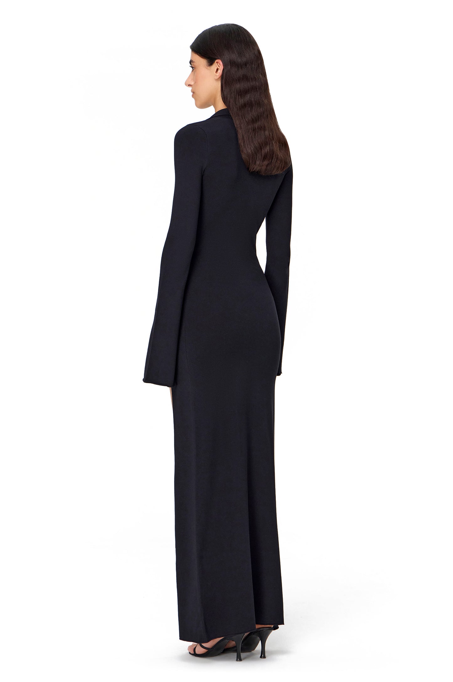 KNITTED LONG SLEEVE MAXI DRESS WITH DEEP NECKLINE AND COLLAR BLACK