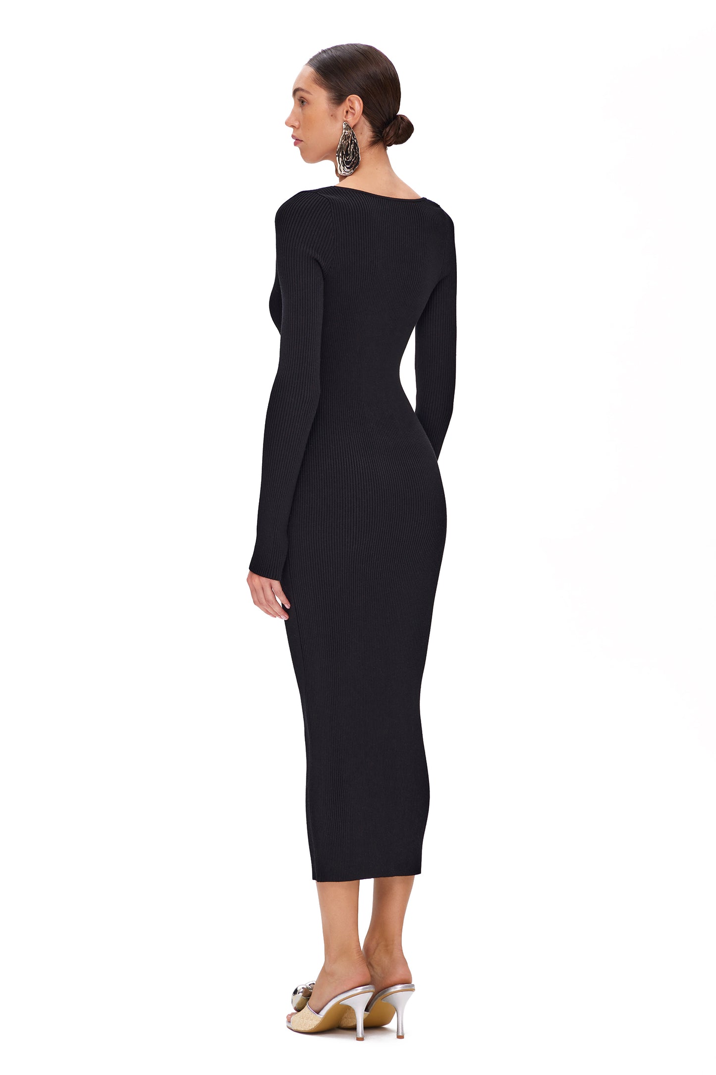 KNITTED COUTURE DRESS LONG-SLEEVES AND DEEP NECKLINE
