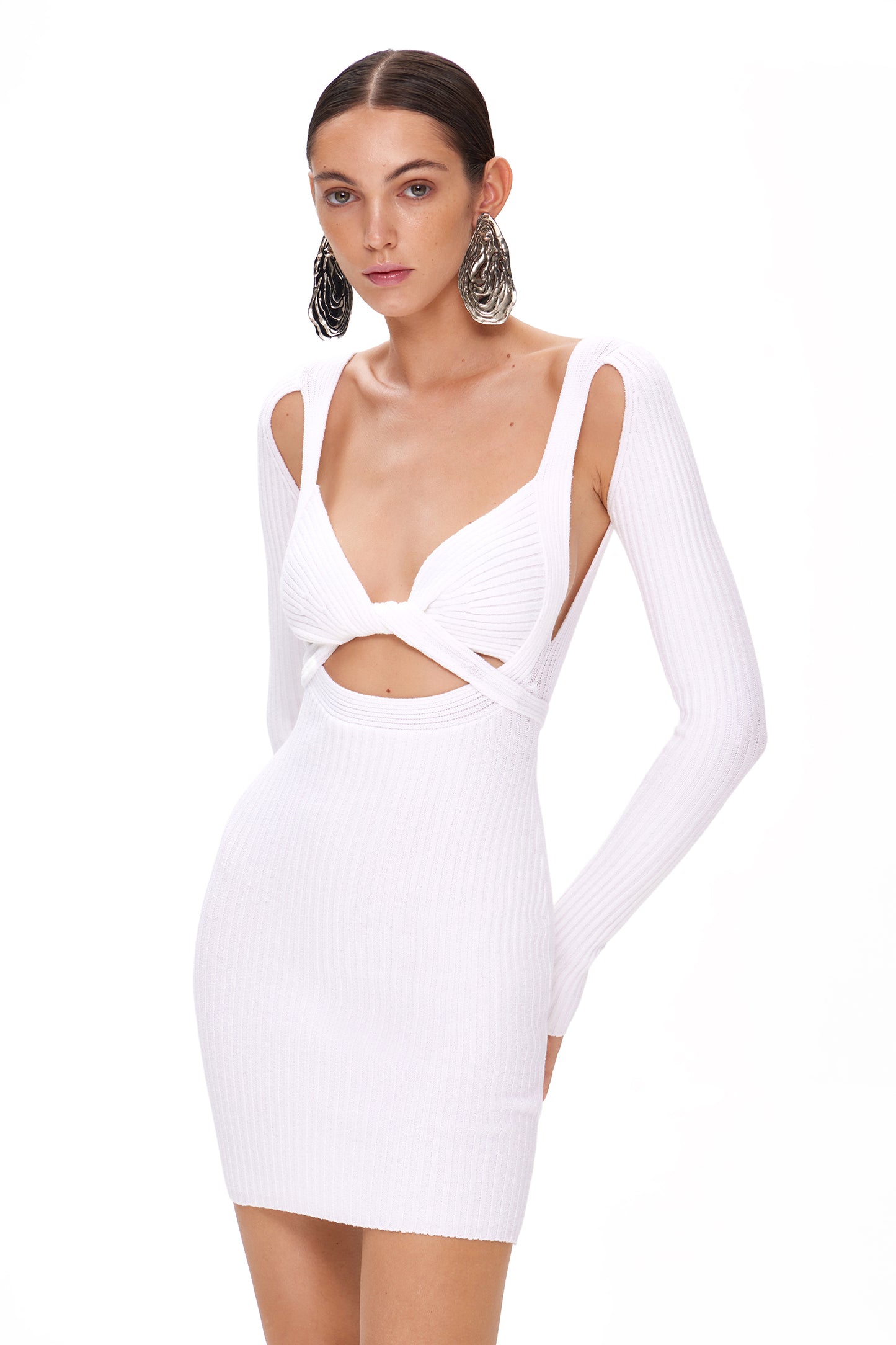 KNITTED MINI DRESS WITH TIE TOP AND LONG SLEEVES