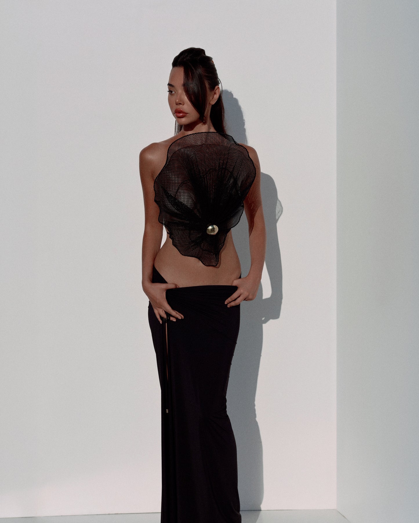 SET COUTURE MESH TOP WITH BASE METAL PEARL-BUTTON AND HIGH SLIT MAXI SKIRT BLACK