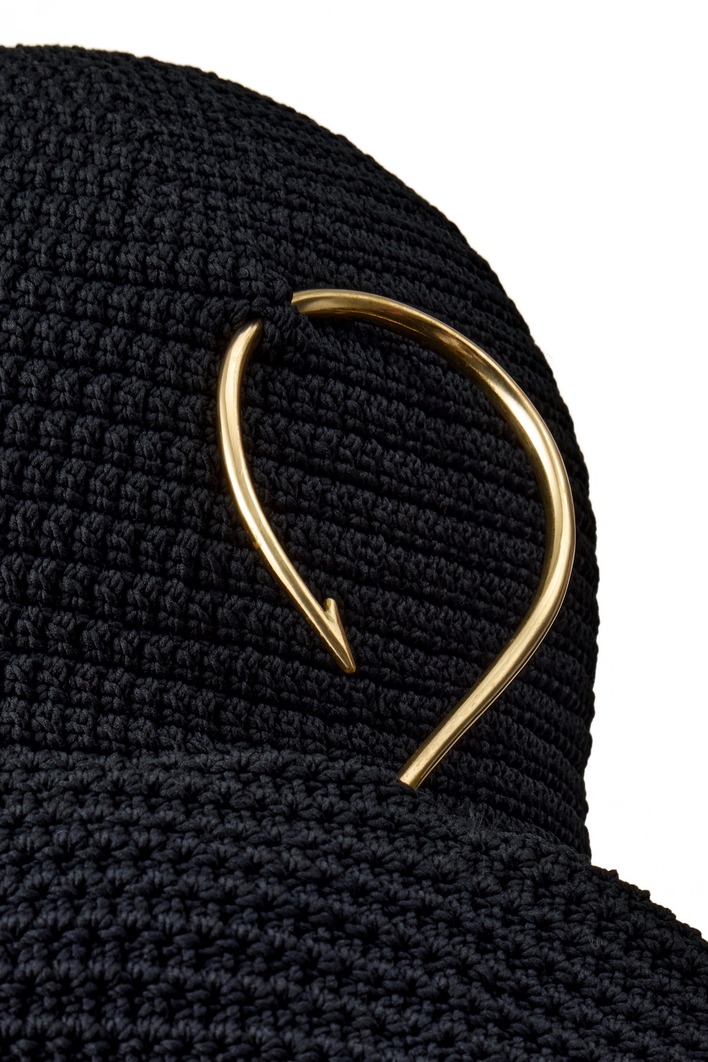 KNITTED HANDMADE BIG HAT WITH BIG METAL HOOK DECOR COLOR BLACK