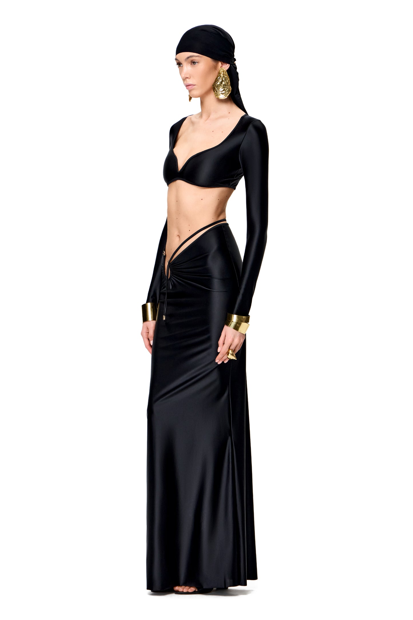 LYCRA THIN V-SHAPED NECKLINE CROP TOP COLOR BLACK